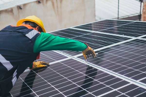 Pourquoi investir dans des panneaux photovoltaïques est un choix judicieux pour les propriétaires de Nouvelle-Aquitaine